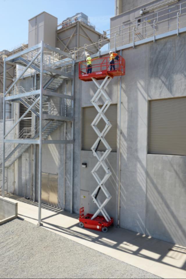 Where to rent LIFT, ELECT. SCISSOR 45 X 55 WIDE in Indianapolis IN